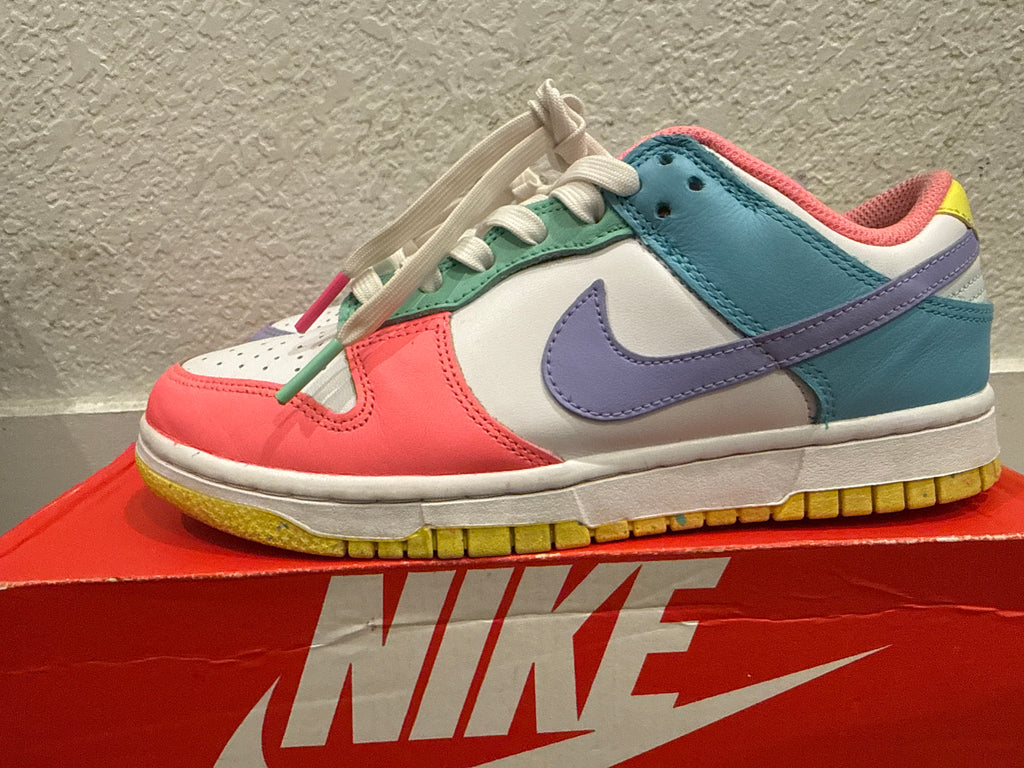 Nike Dunk Low SE (W)