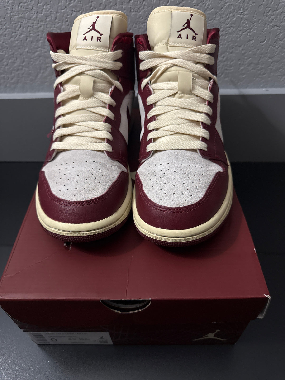 Jordan 1 Mid SE