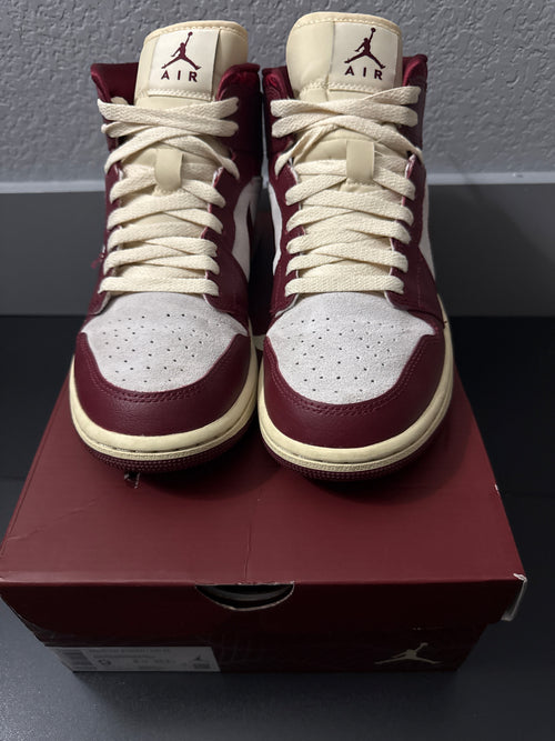 Jordan 1 Mid SE