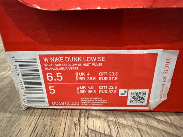 Nike Dunk Low SE (W)